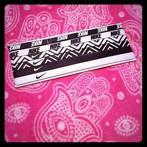 6 Nike stretch headbands